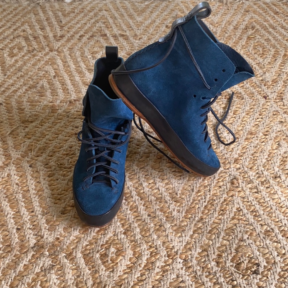 🫐Indigo Blue Suede Feit lace up booties🫐